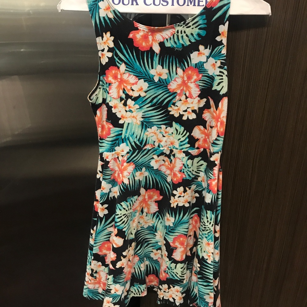 Super cute and comfy floral dress!